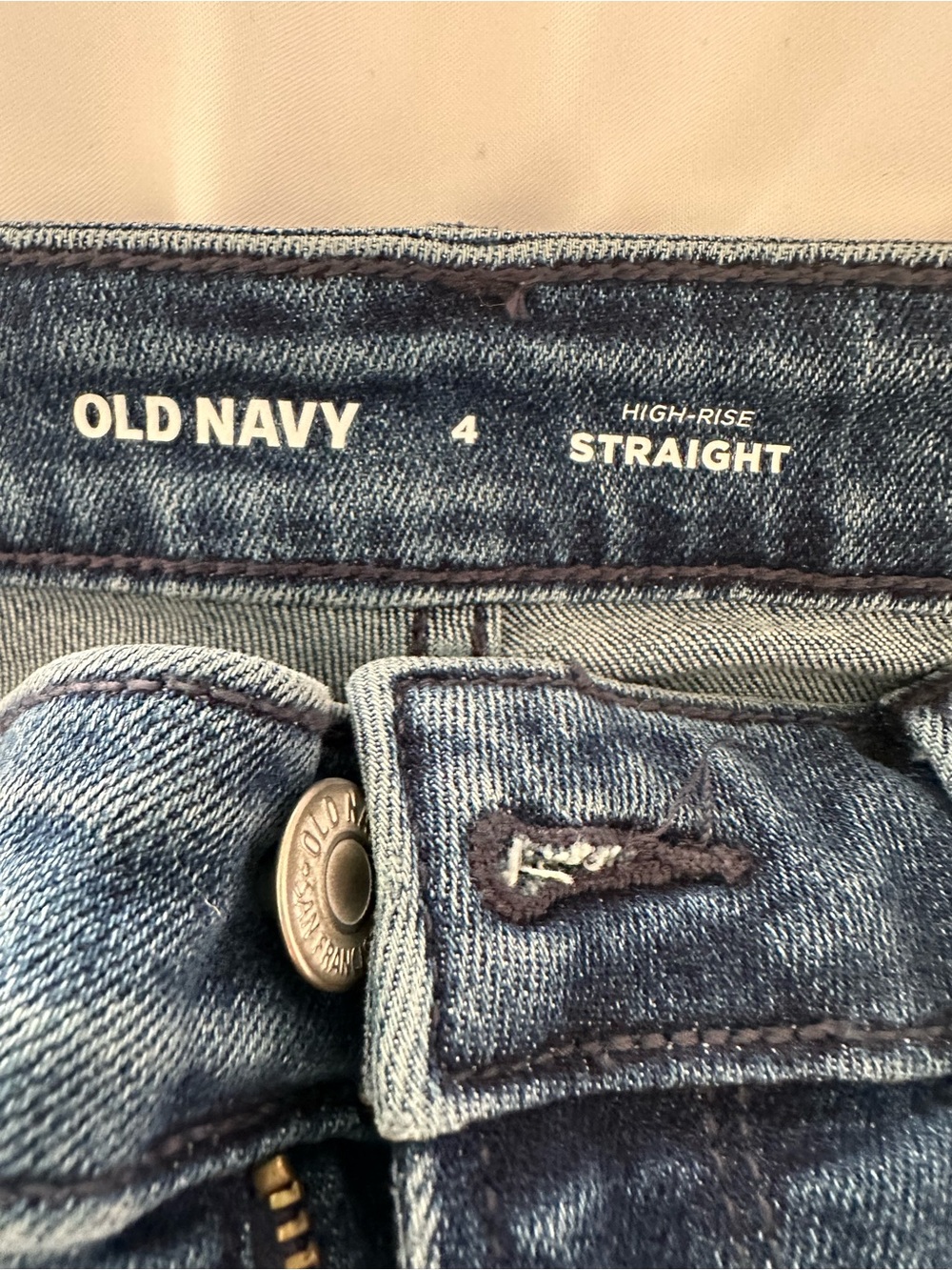 Old Navy High-Rise Straight Jeans Size 4 - Picture 2 of 3